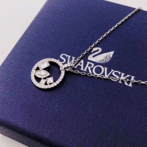 HENRIETTA PENDANT, WHITE, RHODIUM PLATIN